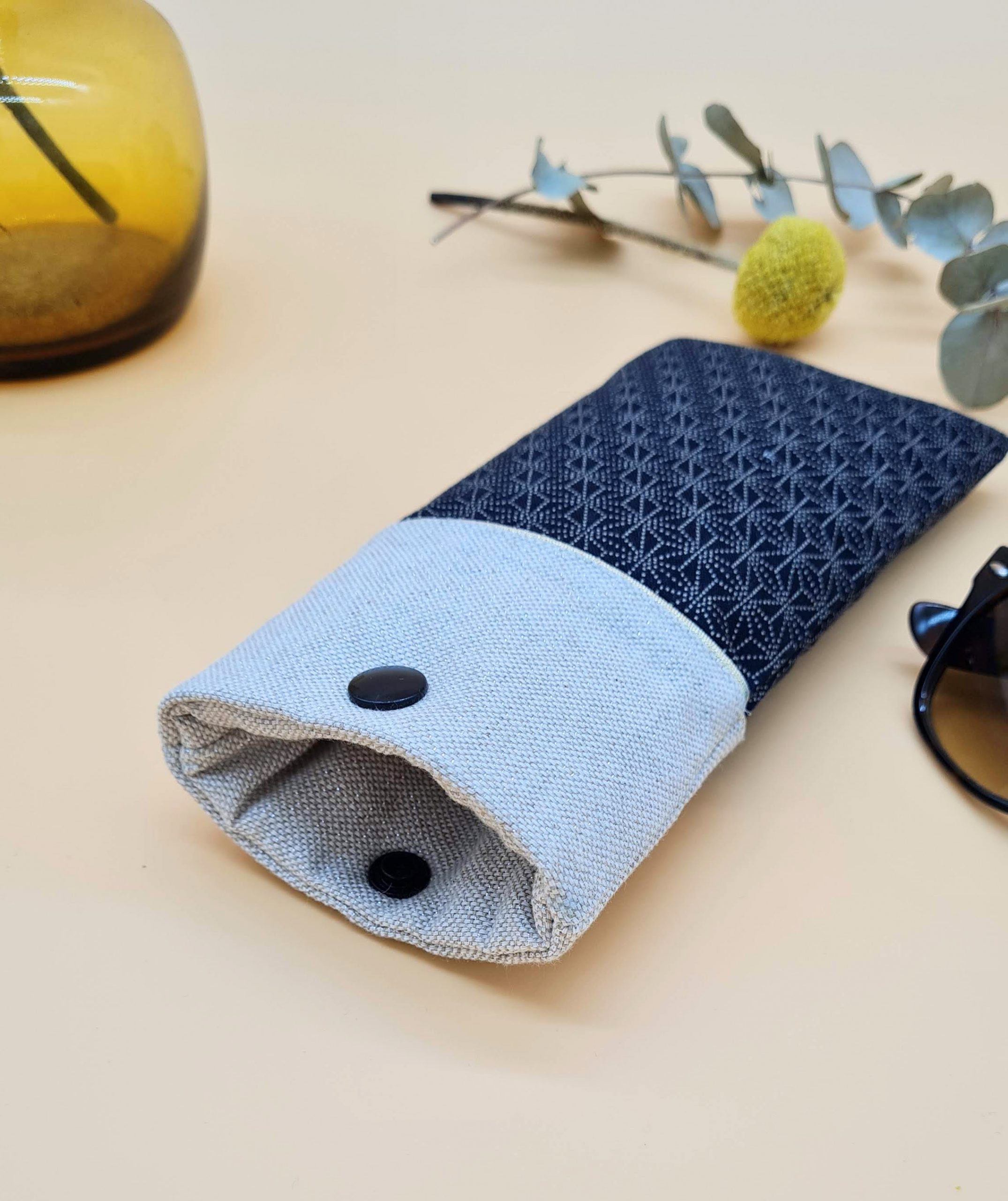 Japanese diamond glasses case - Image 2