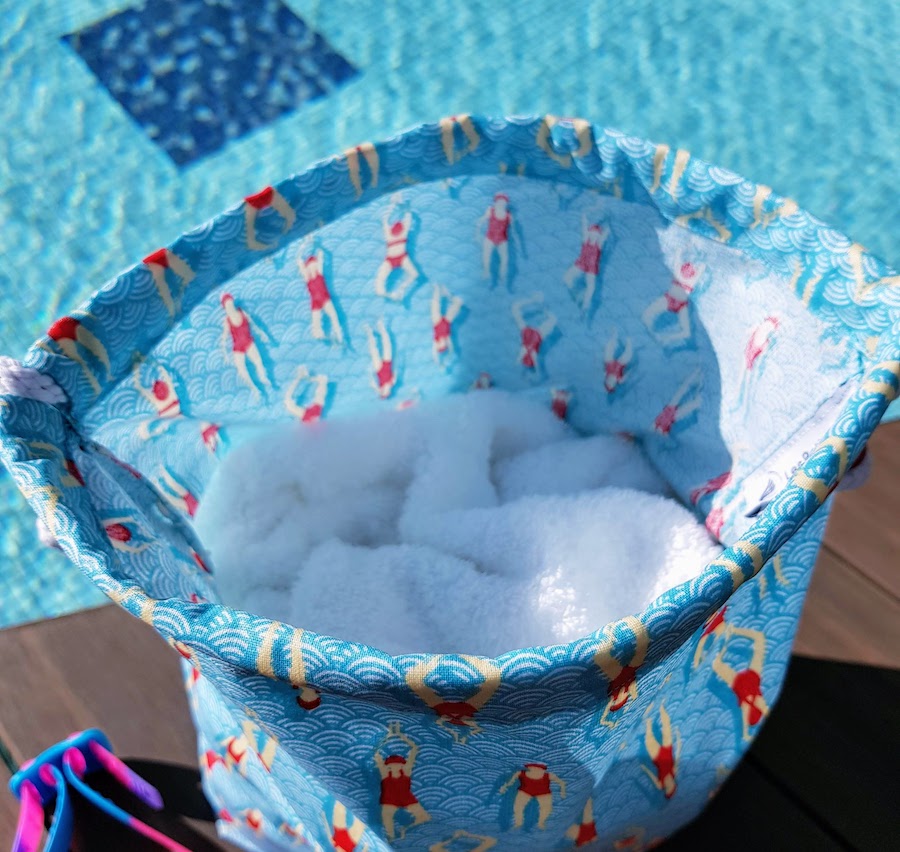 Blue waterproof bag - Image 3