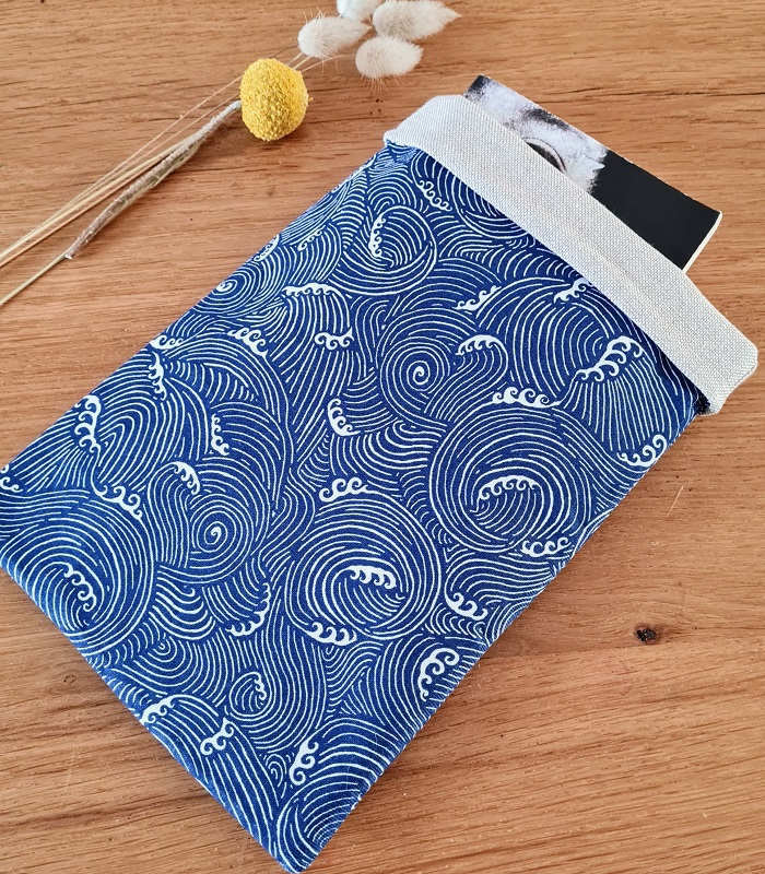 pochette à livre en tissu - atelier les petites fées - idée cadeau z&ro dechet -responsable écologique