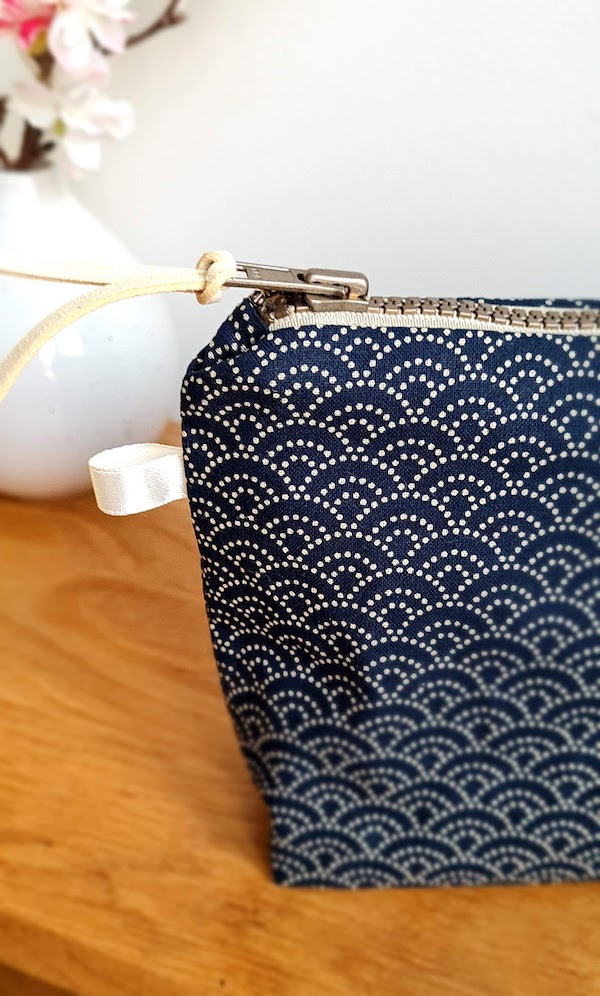 trousse bleu en tissu japonais