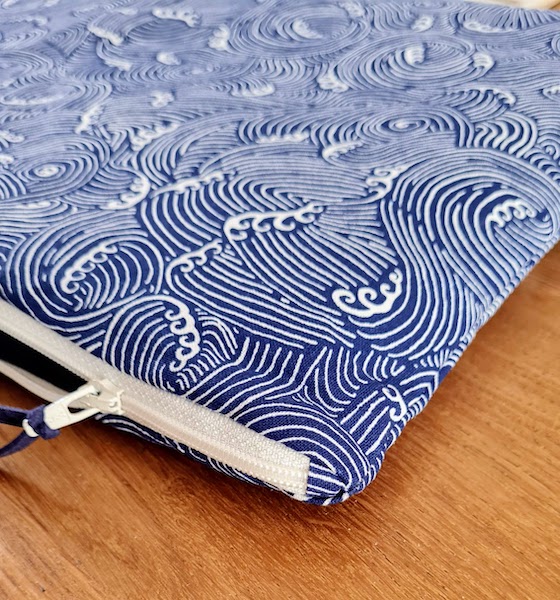 Hokusai laptop or tablet sleeve - Image 2