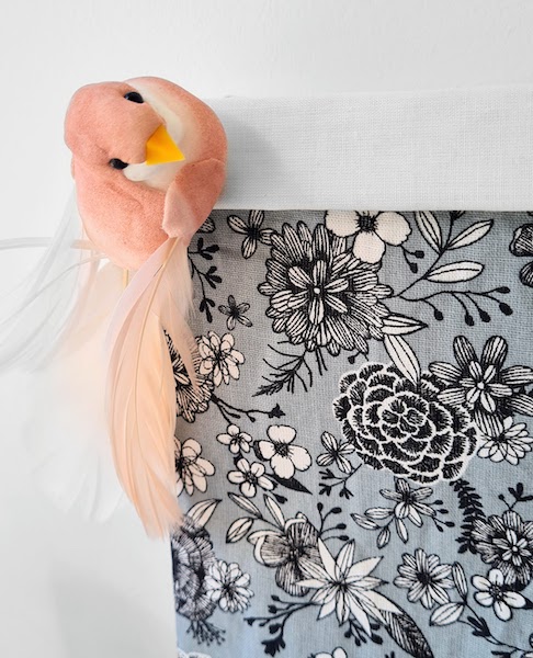 Pochette à livre ou liseuse fleurs grises