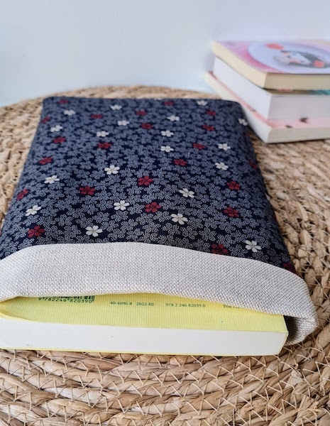 Sakura book pouch - Image 3