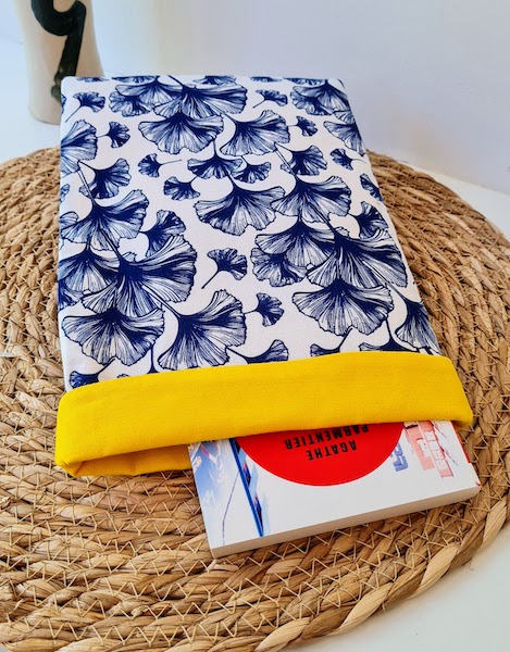 Gingko book pouch