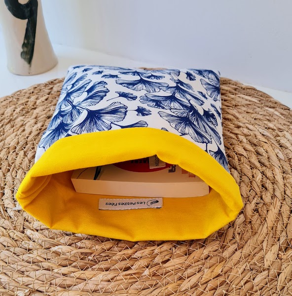 Gingko book pouch - Image 3