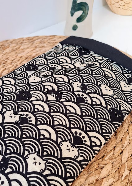Cat book pouch - Image 2