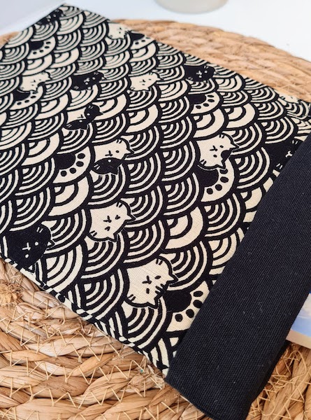 Cat book pouch - Image 4
