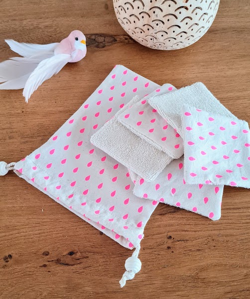 Makeup remover wipes set