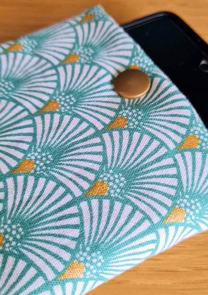 Green phone case - Image 3