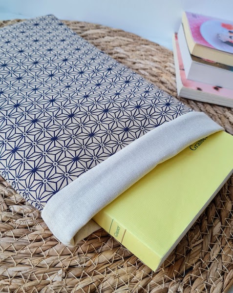 Cream diamond book pouch - Image 2