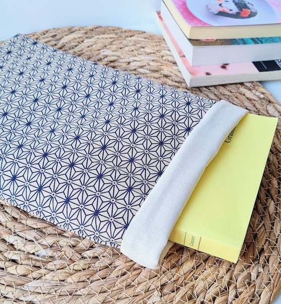 Cream diamond book pouch