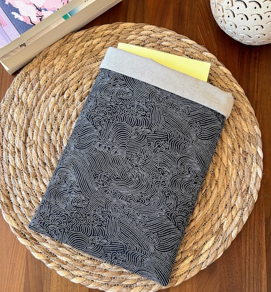 Nami book pouch in japanese fabric