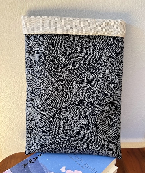 Nami book pouch in japanese fabric