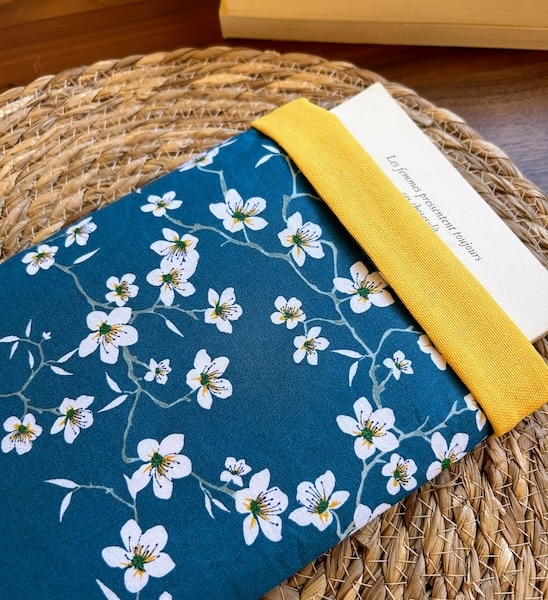 Pochette à livre amandier bleu et jaune