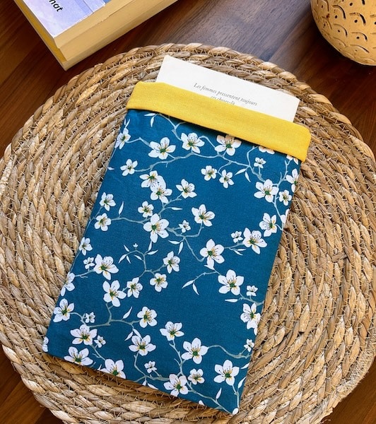 Pochette à livre amandier bleu et jaune