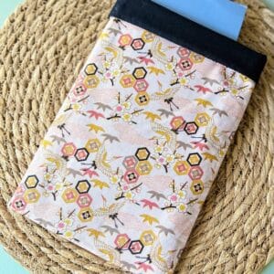 Pochette à livre grue rose